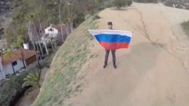 Тимати с флагом России в Голливуде