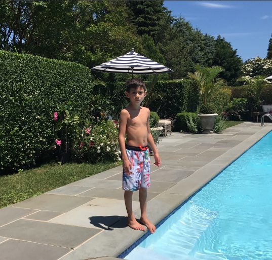 Настоящая семья: бойфренд Дженнифер Лопес играет с ее детьми