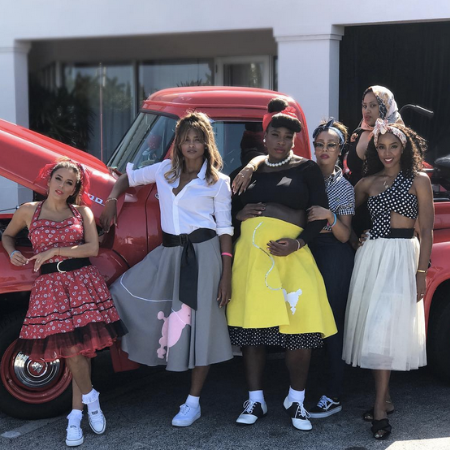 Серена Уильямс устроили яркую и веселую вечеринку в честь скорого рождения первенца.