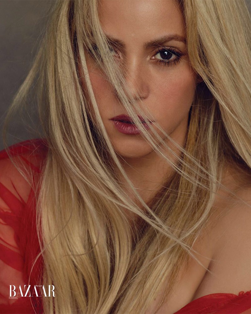 Шакира показала идеальную фигуру в фотосессии для Harper's Bazaar