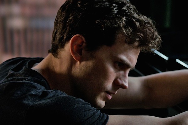 Джейми Дорнан начал преследовать девушек