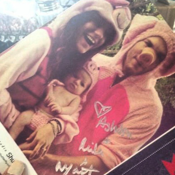 Мила Кунис и Эштон Катчер судятся со СМИ из-за фото дочери