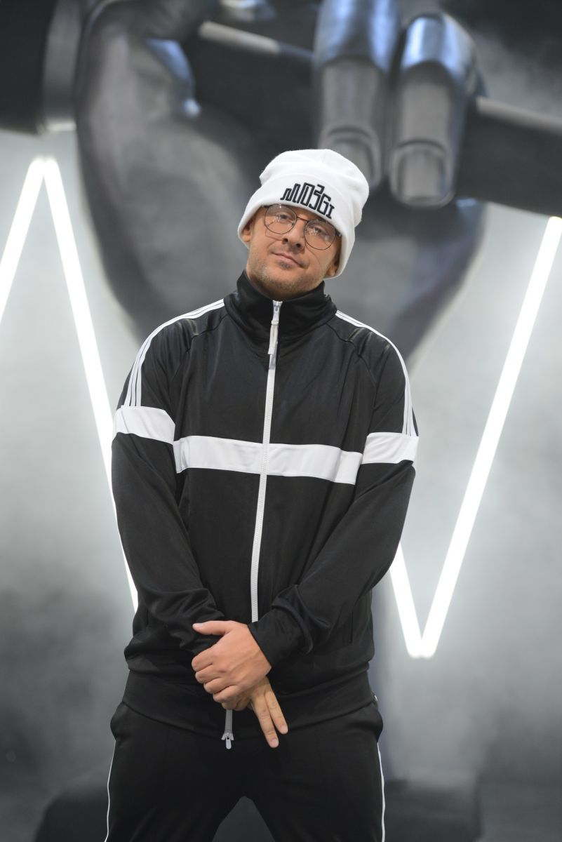 Стиль звезд на шоу &quot;Голос країни-7&quot;: Тина Кароль в платье от Julien Macdonald и Катя Осадчая в Elenareva