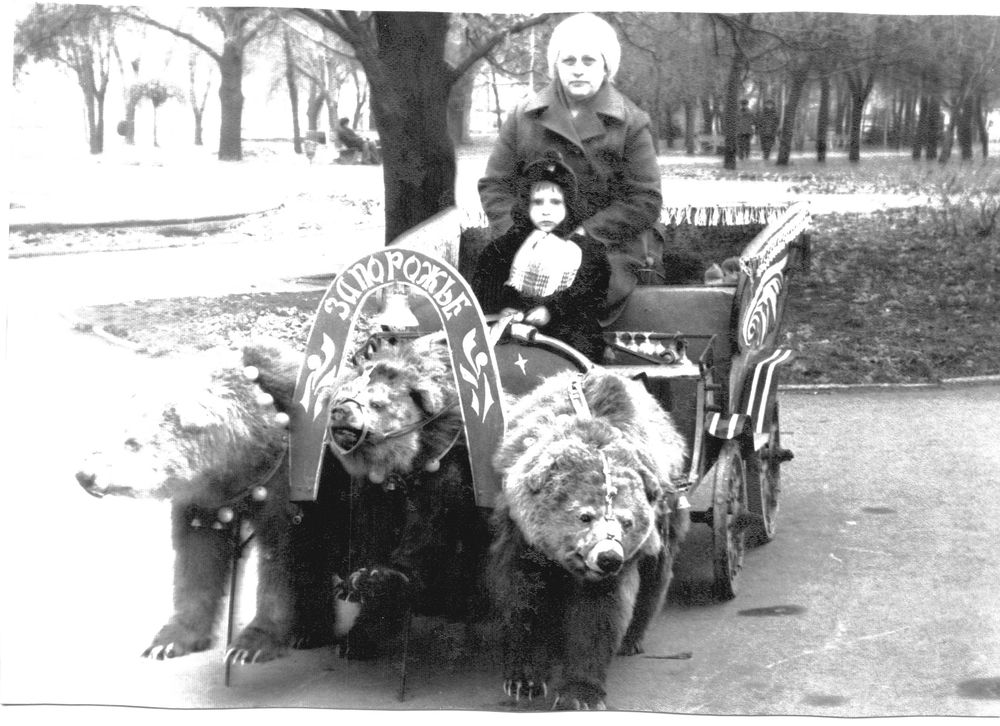 Денис Силантьев празднует 40-летие: уникальные фото из семейного архива