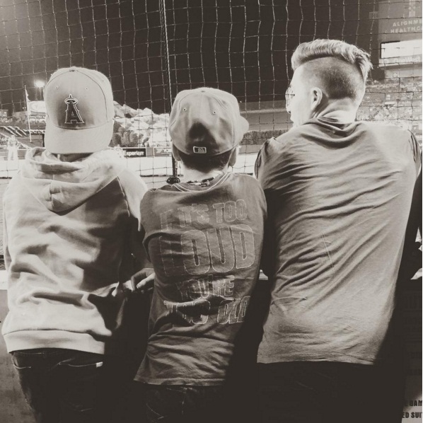 Дэвид Бекхэм поделился трогательным фото с сыновьями и дочерью