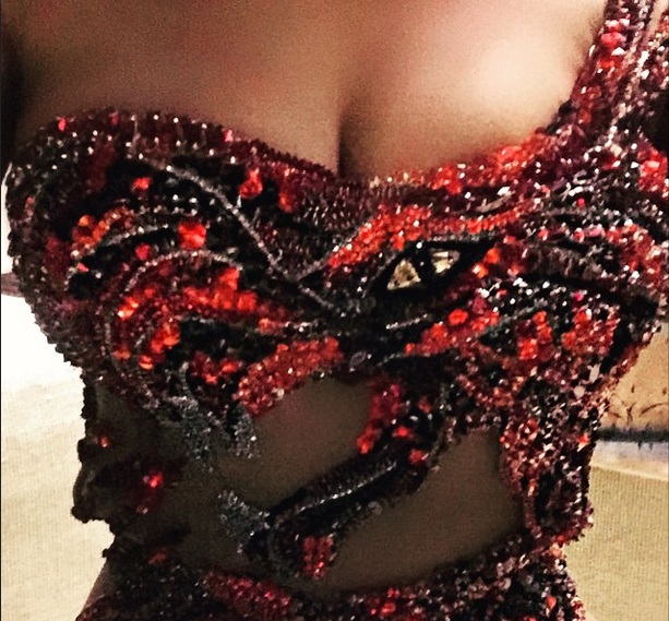 Крупным планом: Дженнифер Лопес демонстрирует роскошную грудь