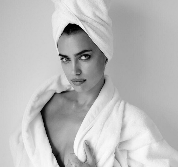 Обнаженная красота: Ирина Шейк снялась для фотопроекта Марио Тестино