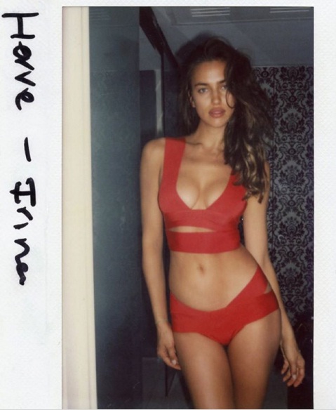 Начинающая модель: Ирина Шейк опубликовала один из своих первых снимков в бикини