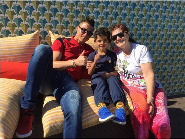 Весь в отца: Криштиану Роналду показал подросшего сына