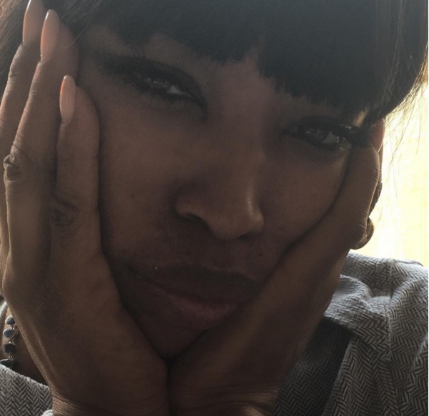 Естественная красота: в сети впервые появилось фото Наоми Кэмпбелл без макияжа