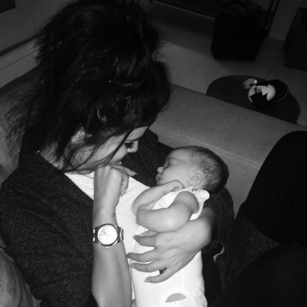 Селена Гомес выложила фото с новорожденным малышом