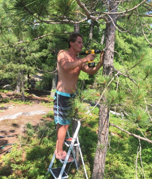 Рэнди может все: Синди Кроуфорд поделилась забавным фото супруга