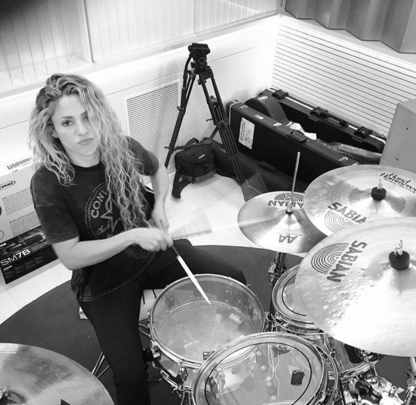 Творческое закулисье: Шакира показала, как создает новые музыкальные шедевры