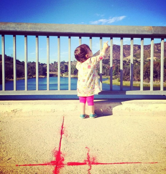 Эштон Катчер впервые показал полноценный снимок дочери